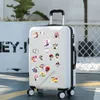 50pcs Anime étanche Anime Graffiti Stickers Pack Cartoon Cartoon pour les enfants Toy Journal journaliste Case de téléphone Téléphone ordinateur portable Suitcase Refrigérateur décalcomanies