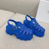 Blue Monolith Platform Gladiator Rubber Sandalen Driehoek Logo Gladde Lederen Schoenen voor Vrouwen Luxe Designer Enkle-Strap Chunky Luxe Casual Flats Fabrieksschoenen