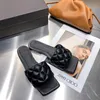2022 Designers Kvinnor Sandaler lammskinn vadderad rutnät med öppen tå Hög klackar Flat Solid Multicolor Slippers All-Match Stylist Shoes Heel 9cm