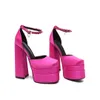 女性の高級靴デザイナーハイヒールグリッターリベットトリプルブラックピンクホワイト紫色のバイオレットパテントレザースエードファッションパーティーウェディングシューズダイヤモンド