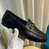 kvinnor klänning skor lyx designer klassisk metall spänne äkta läder damer loafers casual flat heel trampa lata båt slipper överlägsen 88