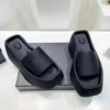 Женские дизайнерские тапочки для женщин роскошные туфли Lady Shoes Fashion Outdoor Anti Slip Summer Summer Muffin Толстый нижний сандалии Leisure Sandal Shoes 00541