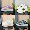 Yeni Tasarımcı Ayakkabı Erkekler Kadınlar Rahat Ayakkabılar Ace Arı Sneaker Klasik Beyaz Çizgili Tuval Ekleme retro Sneakers Chaussures Hayvan Nakış Eğitmenler ile kutu 35-45