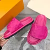 Zapatillas de diseñador para mujer POOL PILLOW COMFORT Smooth Flat Letter Mules Moda fácil de usar Diapositivas de ancho inferior de goma con caja NO356