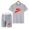 Neue Herren lässige Tracksuits Sportswear Marke Baumwoll-T-Shirt Shorts zweiteilige Sets Sommer-Mode-Jogging-Anzug Männer Outfits Fitnessstudio Kleidung