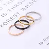 anéis mulheres personalidade de moda anel de ouro de 2 mm curvado interno e externo esférico liso de aço inoxidável de aço fino da partida