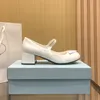 Sandalias de diseñador de cuero suave antideslizantes zapatos de mujer cómodos de moda son adecuados para banquetes de boda al aire libre