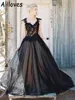 Gotik siyah dantel aplike edilmiş gelinlikler kayışlarla bir çizgi tulle boho ülke gelin elbise süpürme treni sırtsız vintage gelinler vestidos de novia cl0745