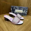Luksusowy haftowany projektant pantofierki kobiety damskie letnie plażę w paski swobodne klapki płaskie zjeżdżalni Projektanci Projektanci ewchoderzy litery Slajdy Wysoka jakość