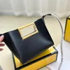 Модельер -дизайнер тота для покупки сумки Cool Crossbody Summbs Практические большие мощные монеты сцепление кошелек для женщин