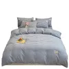 Kleines vierteiliges Set aus frischer, langstapeliger Baumwolle, gemischt mit Schlafsaal-Bettwäsche-Set, Bettlaken, Steppdecke, Gruppenkauf