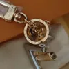 High-End varumärkesdesigner nyckelring modeväska hänge bilkedjan charm väska keyring prydnadsgåvor tillbehör