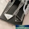 Collana con pendente con etichetta in metallo a triangolo rovesciato di lusso leggero Accessori classici di moda unici