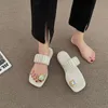 Sandaler tjocka botten strass tofflor kvinnor 2022 sommar retro gå ut icke-halk modeklipp på tofflor