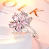 حلقات الكتلة رومانسية وأنيقة رنين الكرز أزهار الشكل الزركون زفاف رائع الزهور 925 Silver Jewelrycluster Wynn22