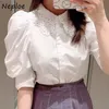 Neple Spring Chic Puff Sleeve Dames Shirts Solid Sweet Blusas Vintage Chic Lace Hook Flower Peter Pan Collar Blouse 210308