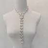 Collane con ciondolo Gioielli di moda di marca per le donne Catena di perle Party Colore oro chiaro Resina Croce Fascino Cristallo C Bianco