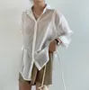 Chic Gevşek Uzun Kollu Bluz Kadın Giyim Düzensiz Beyaz Güneş Kremi Gömlek Kadın Moda Rahat Düğme Gömlek Tops 15674 220407