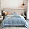Biancheria da letto in puro cotone a fibra lunga con ricamo semplice, set di quattro pezzi, lenzuolo copripiumino di lusso leggero, universale