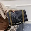 2022 ss beroemde messenger kettingtassen nieuwe mode hasp groot formaat vierkante boodschappentassen schouder crossbody brief luxe designer handtassen effen V strepen portemonnee