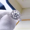 Кольца кластера 100% Лаборатория Муассанит Обручальное кольцо 1-3 круглых блестящих бриллиантов Квадратная мечта Обручальное кольцо Вечность с коробкой