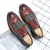 Casual Fashion Men Shoes Pu Point Toe Trend British Gentleman Lace-Up Business Dress Color-Blocked Brogue Carved Leather Shoes CP177