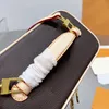 حقيبة مكياج مصممة أنيقة L-Letter Cosmetic Bag Women Women Beadings Ladies Brown Flowers Flowers Solid Leather All-Match Small Fresh Daily