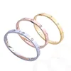 Bracciale rigido in oro 18 carati elettrolitico di alta qualità Bracciale rigido in acciaio inossidabile 316L Bracciale stilista per donna238r