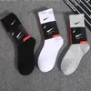 Fashion Sports Men's Socks Classic Hook Brand Medium Tube Solid Men Women Basketball Sweat Absorbing Breathable Short Boat Sock Luxury Sportsocks Bh1p