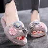 Femmes hiver chaud intérieur pantoufles adultes en peluche tongs maison chaussures coton maison pantoufles fleur décor dd086 Y201026