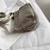 مصنع على الإنترنت حقائب مصممة مصممة مصممة جديدة للأزياء قطعة قماش واحدة كتف واحد رسول بسيطة متعددة المقصورة تخزين التسوق