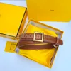 2022 Cinturones de diseñador para hombres para hombres Mujeres Damas de cuero genuinas Cinturón de jeans Pin de oro Strap casual Cinturonas Ancho de 2.5 cm Baclk Brown White Brown