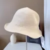 Chapéus largos e chapéu de sol Mulheres Proteção UV Summer Straw Pearl Fluppy Beach Cap respirável para férias ao ar livre em todo