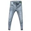 Jeans da uomo personalità maschile margherita ricamata denim stampato pantaloni slim coreani da uomo alla moda 2022 estate ritagliata matita per adolescenti
