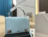 Designer handväska axelväska koppling klaff totes väskor plånbok kontrollera dubbla bokstäver solid hasp midja fyrkantig korsbi dual knopp växla kvinnor lyxhandväskor med låda