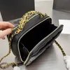 Mini Zip Tasarımcı Kozmetik Çantalar Düz Renk Havyar Crossbody Çantalar Klasik Çantalar Goldtone Metal Zinciri Elmas Kapitone Lüks B2674684