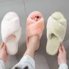 Nxy Slippers Slides New Indoor Plush Cross Slippers for Women fashion cute beach sandals ladies shoes 220808