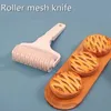 Bakgereedschap Trek het netwielmes Pizza Pastry Rooster Roller Cutter voor deeg Cookie Pie Craft Kitchen Bakgereedschap