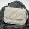 Oreiller gris nuage avancé Sacs à bandoulière Madison Sacs à main en cuir d'agneau Napa super doux Chaînes en métal lourd Sacs à bandoulière Lett280k