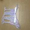 11 حفرة SSS لوحة خدش Pickguard 1ply مع مسامير لأجزاء الغيتار الكهربائية ، لون أذن البحر المحار الأبيض