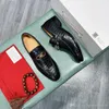 A2 äkta läder män sko slip på loafers andningsbara körande skoess italiensk designer casual mens lata skor mjuka sy mockasiner