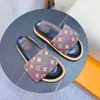 2022 Lüks Tasarımcılar Erkek Kadınlar Down Pamuk Sandalet Sıradan Ayakkabılar Moda Yaz Erkekleri Klasik Mektup Baskı Makaraları