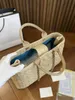 37 cm Design classico della spiaggia intrecciata Il nuovo tessuto in tessuto borsa di grande capacità per donne borse per le vacanze beige di alta qualità
