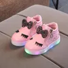 Atletico Scarpe per bambini a LED luminosa all'aperto per ragazze Spring Autumn Basket Lighting Fashion Luminious Baby Sneaker Flatathletic9899033