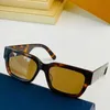 Designer Mens Sunglasses Z1722W Business Style Fashion Brand Metal Detail Logo Mirror Legs Self-driving Travel Ladies Glasses