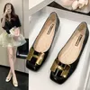 2022 New Fashion Women's Shoes Metal Buckle Simple Shoters Slip-on Low-Cheele