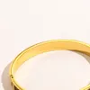 Kvinnor märkta armband Bangle Designers Letter Faux Leather Gold Plated rostfritt stål armband Kvinnor Bröllopsmycken gåvor ZG1183