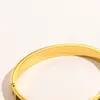 Femmes Bracelets Bracelets Bangle Designers Lettre en cuir en cuir en cuir or bracelet en acier inoxydable Bracelet Femmes bijoux de mariage ZG1183