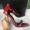 New Arrivals Patent Leather Sandals Thrill Obcasy Kobiety Unikalne Projektant Okresu Palec Sukienka Wedding Buty Sexy Buty Marki Litery Heel Sandals 41