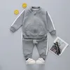 Ubrania dla niemowląt 0-4 lat wiosna i jesień bawełniane paski garnitur chłopcy dziewczęta zamek błyskawiczny Casual Dziecko 2-częściowy zestaw 220326